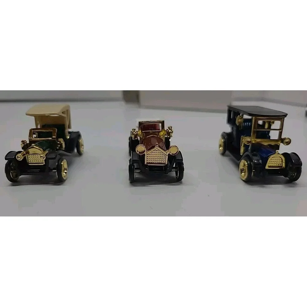 Small model cars fire engine Readers‎ Digest